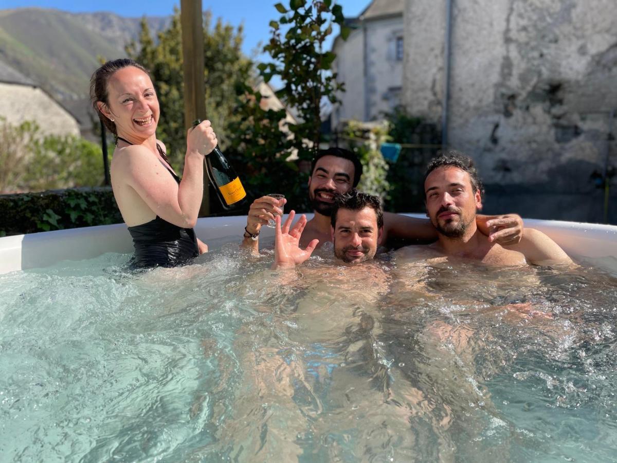 Appartamento Le Monrepos Avec Jacuzzi Nordique Bielle Esterno foto