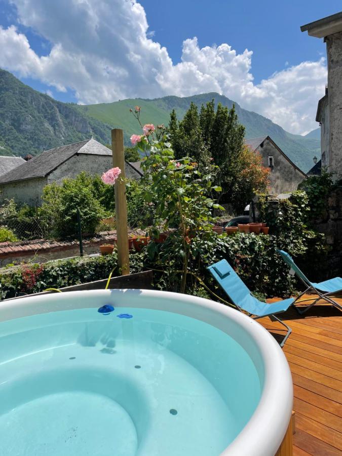 Appartamento Le Monrepos Avec Jacuzzi Nordique Bielle Esterno foto